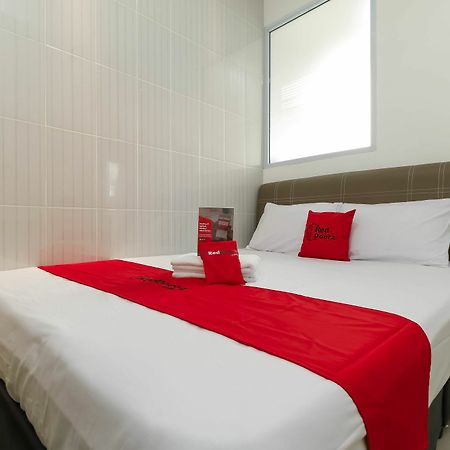 Отель Reddoorz Near Nagoya Hill Batam Экстерьер фото