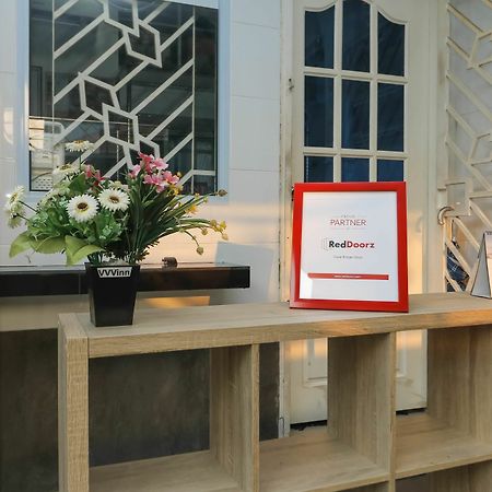 Отель Reddoorz Near Nagoya Hill Batam Экстерьер фото