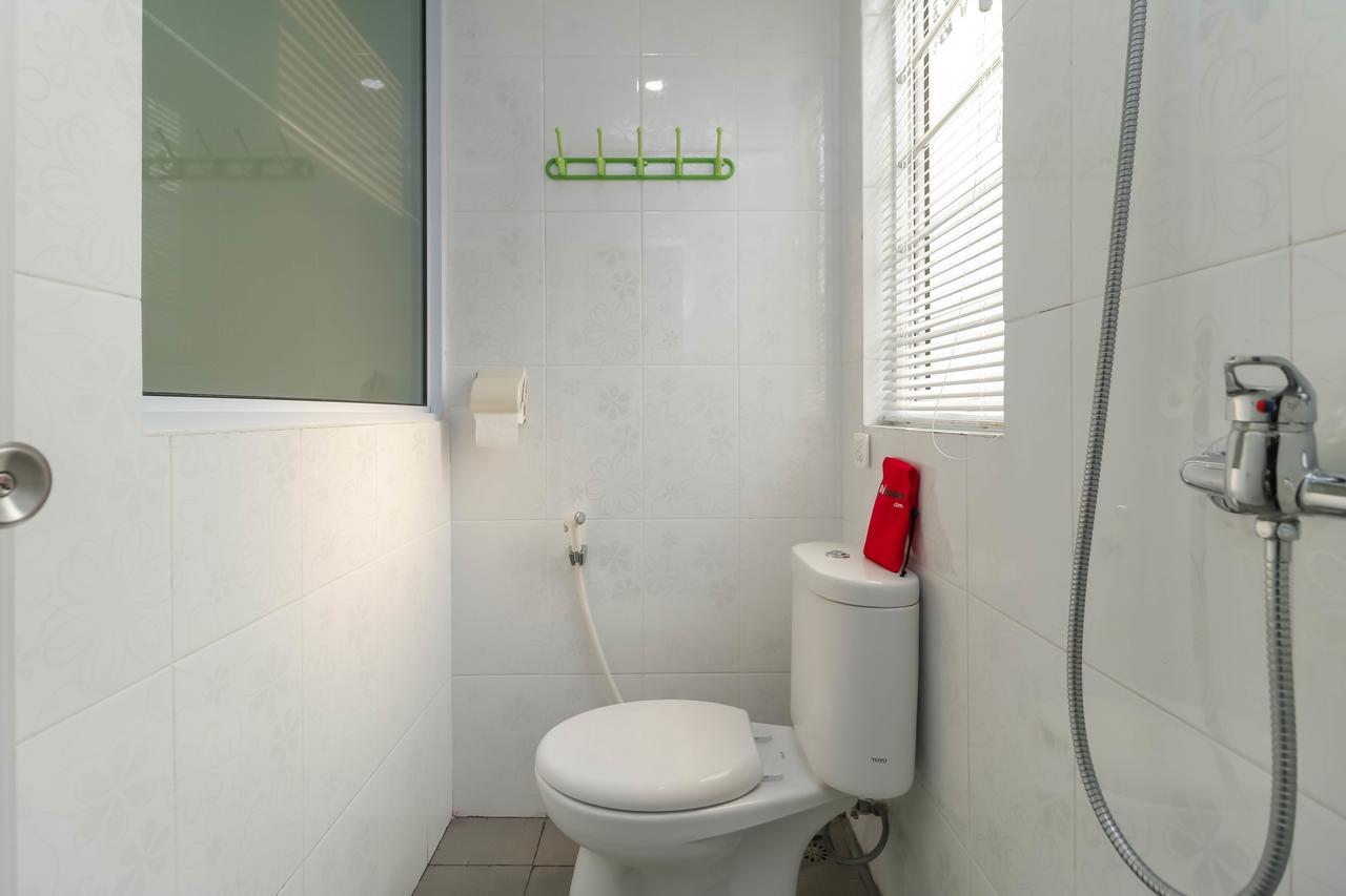 Отель Reddoorz Near Nagoya Hill Batam Экстерьер фото