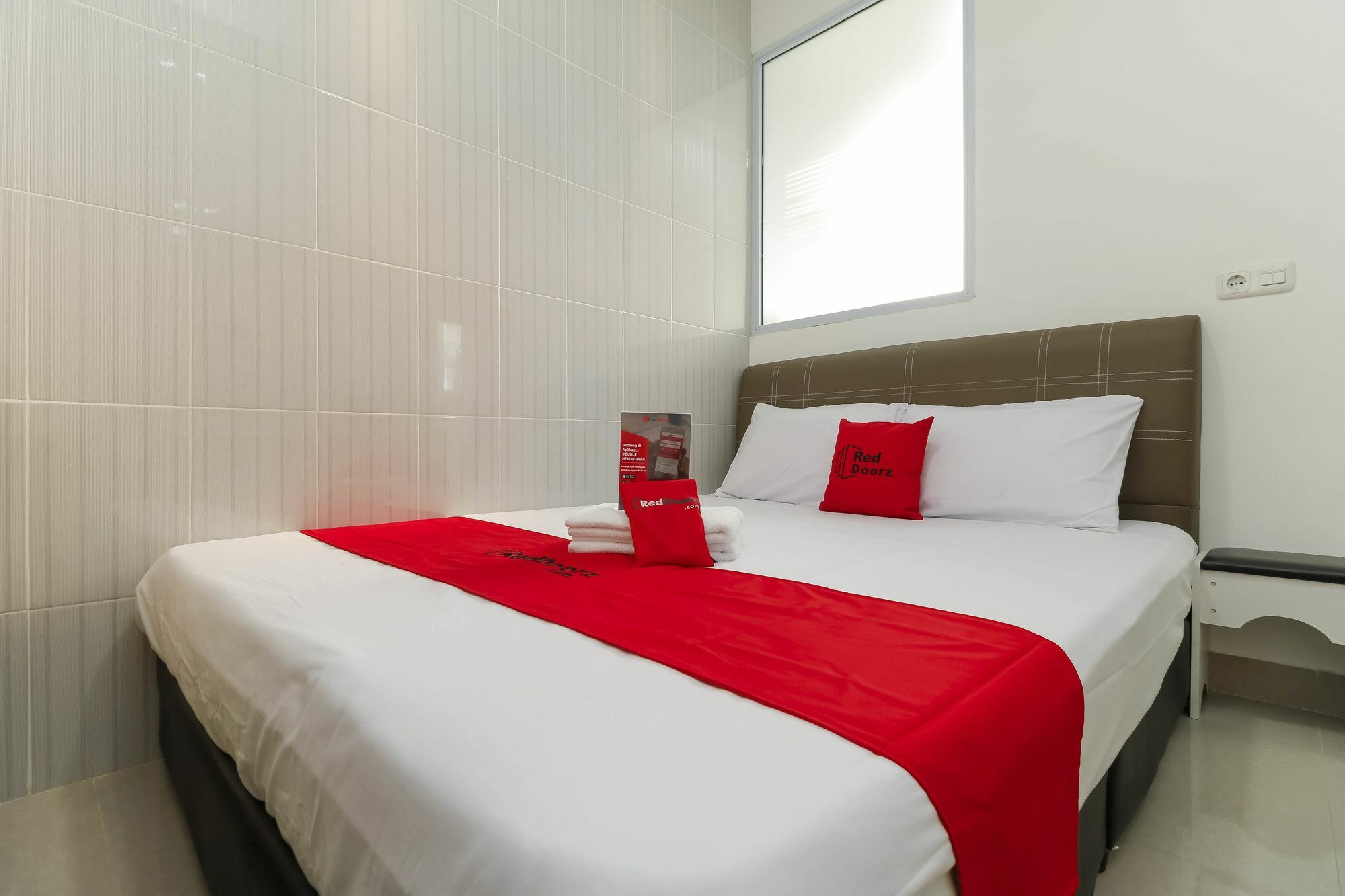Отель Reddoorz Near Nagoya Hill Batam Экстерьер фото