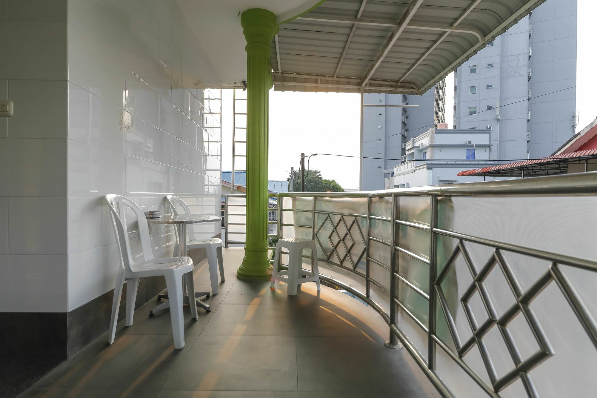 Отель Reddoorz Near Nagoya Hill Batam Экстерьер фото