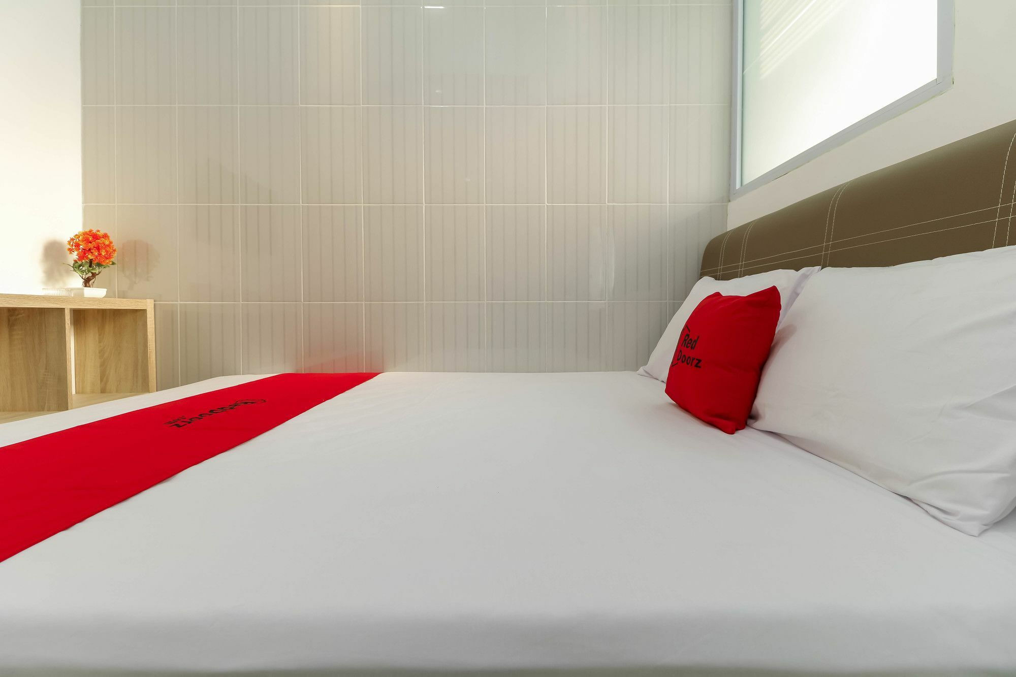 Отель Reddoorz Near Nagoya Hill Batam Экстерьер фото
