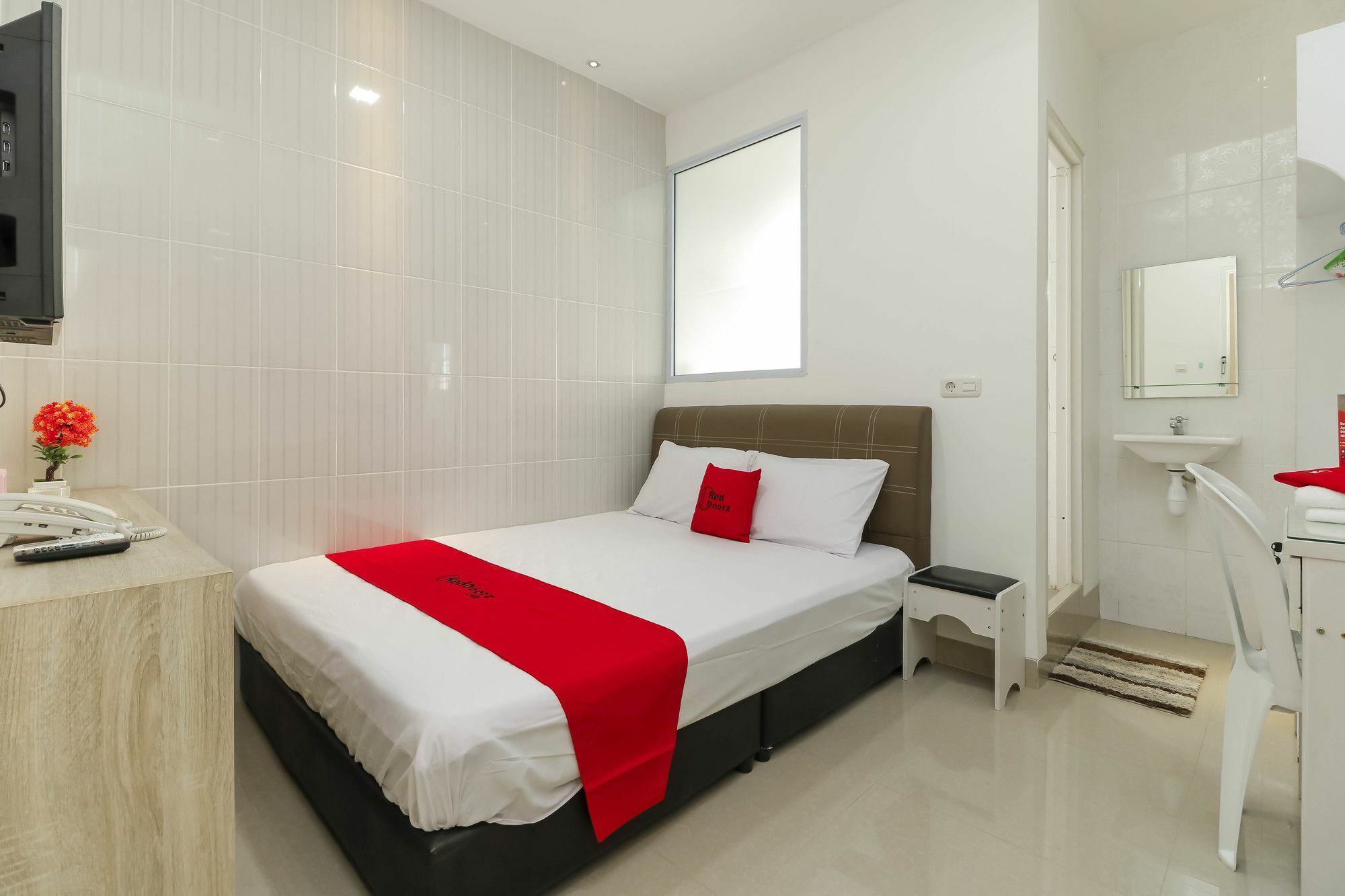 Отель Reddoorz Near Nagoya Hill Batam Экстерьер фото