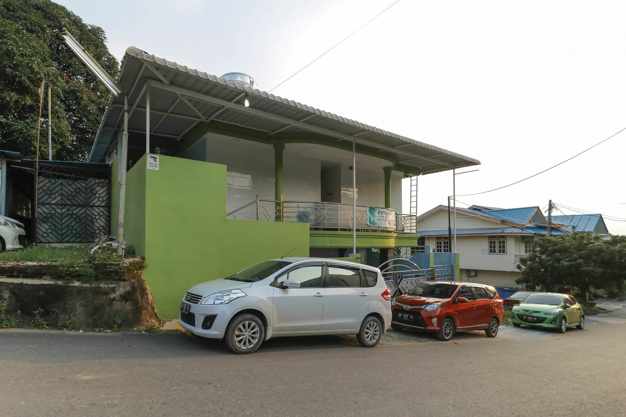Отель Reddoorz Near Nagoya Hill Batam Экстерьер фото